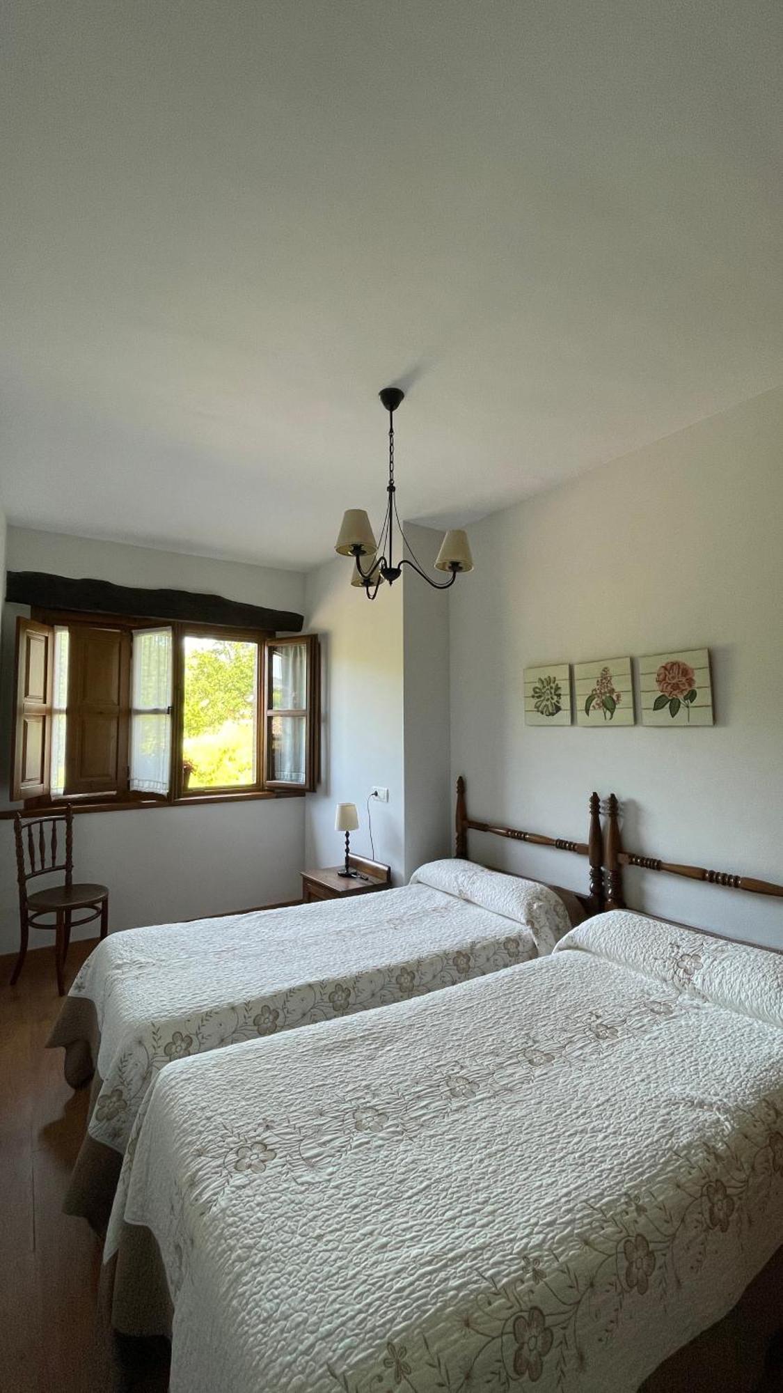 Apartamentos El Picoretu Mestas De Con Exteriér fotografie