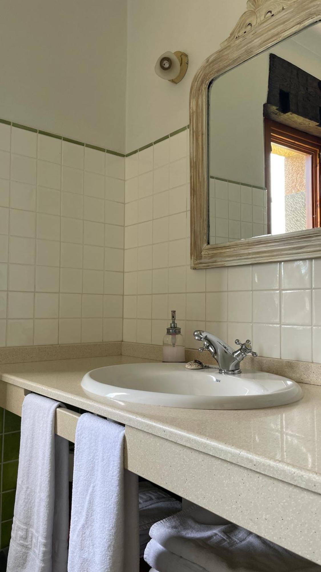 Apartamentos El Picoretu Mestas De Con Exteriér fotografie