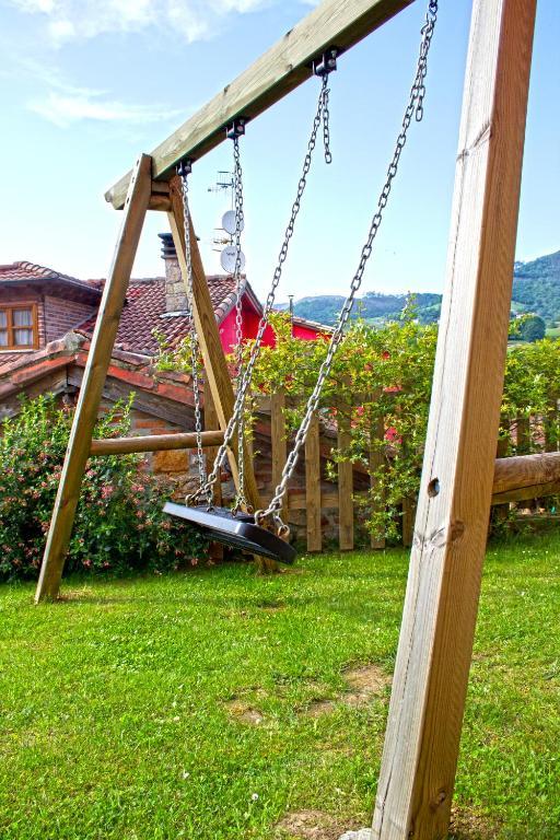 Apartamentos El Picoretu Mestas De Con Pokoj fotografie