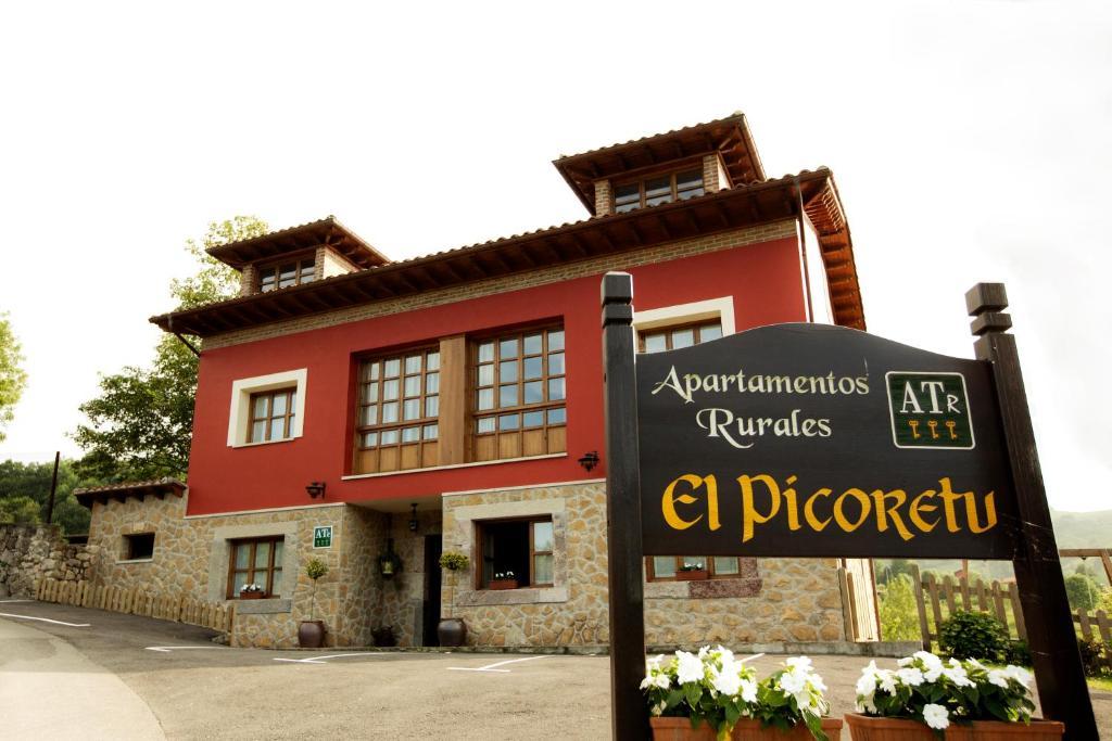 Apartamentos El Picoretu Mestas De Con Pokoj fotografie